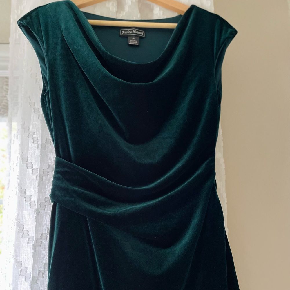 Emerald green velvety dress petite 8.